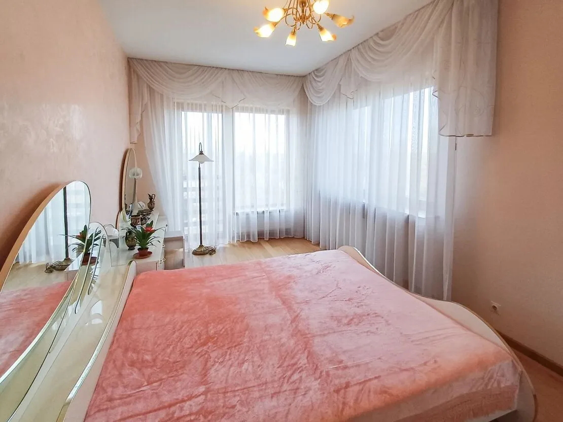 Rīga, Ziepniekkalns, Vienības gatve 185