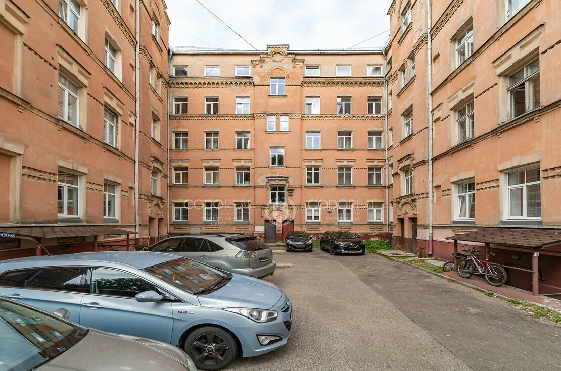 Rīga, Centrs, Brīvības iela 111