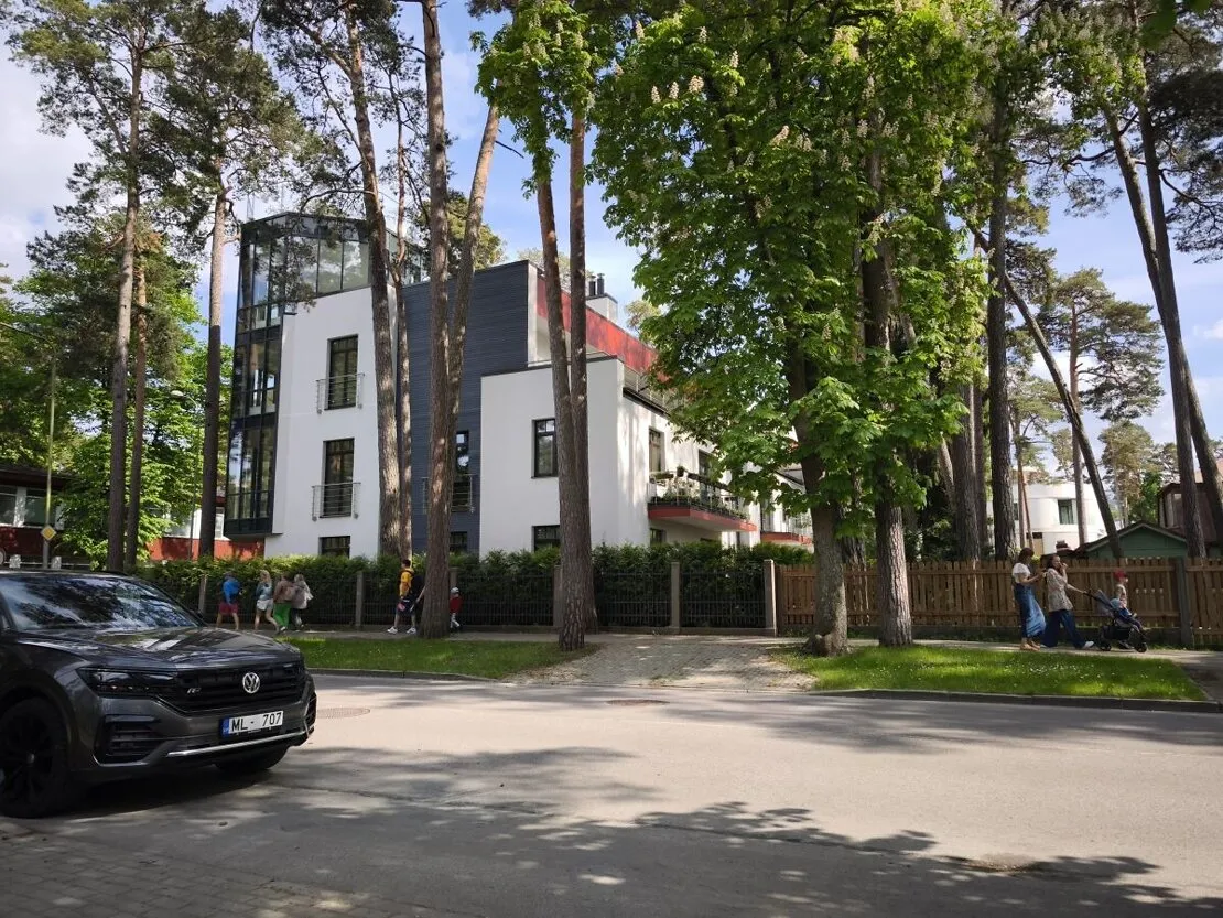 Jūrmala, Dzintari, Dzintaru prospekts 12