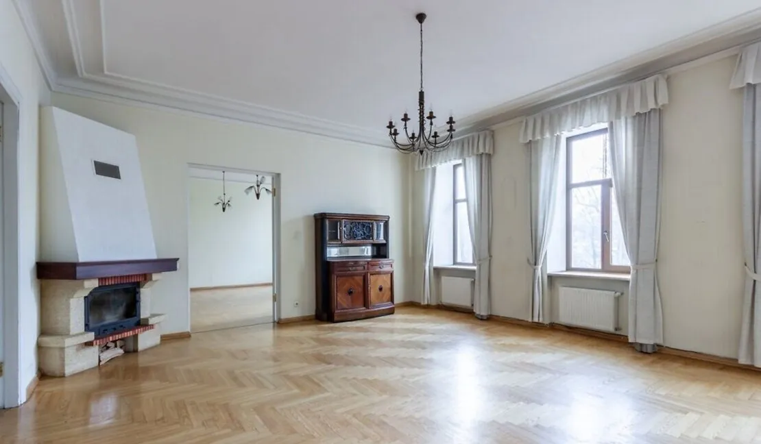 Rīga, Centrs, Raiņa bulvāris 3