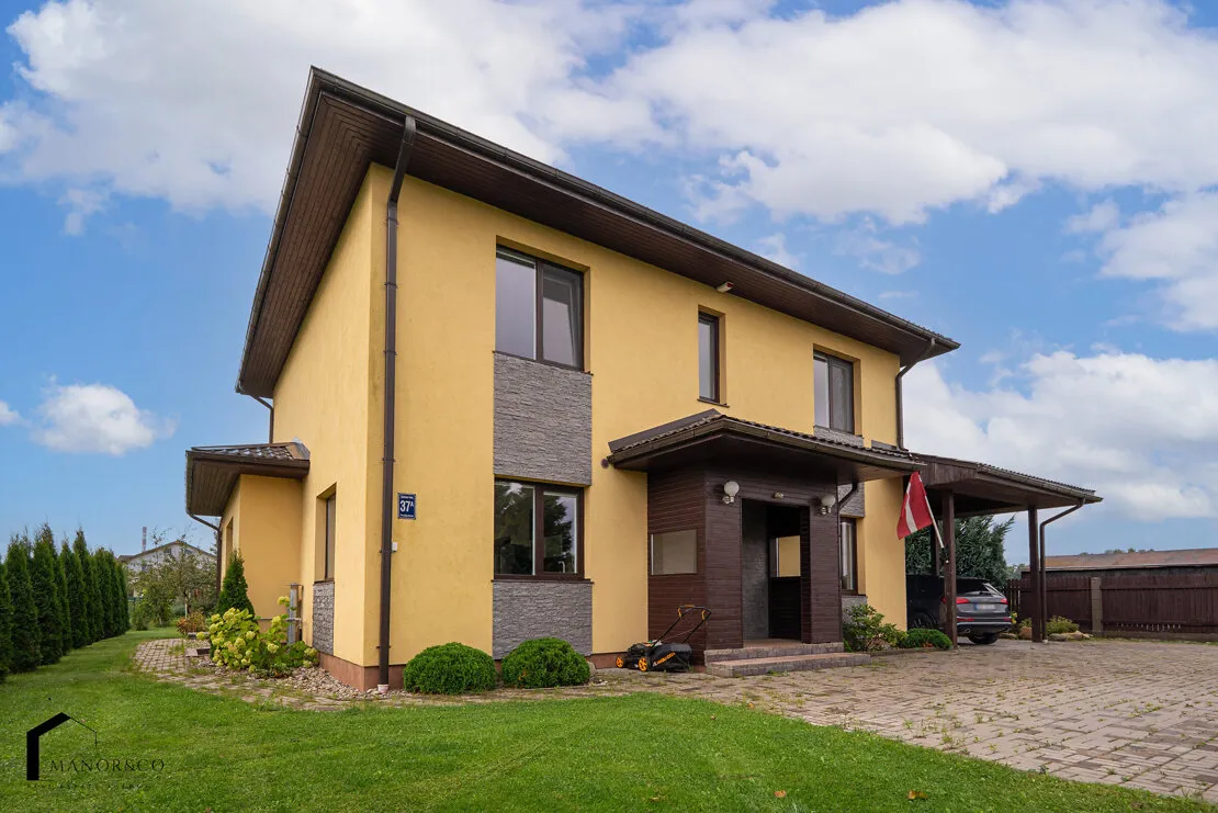 Ropažu nov., Ulbroka, Saliņu iela 37a
