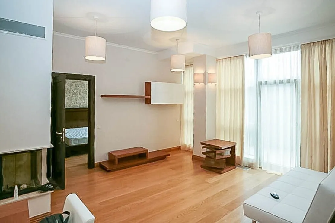 Rīga, Centrs, Vaļņu iela 4