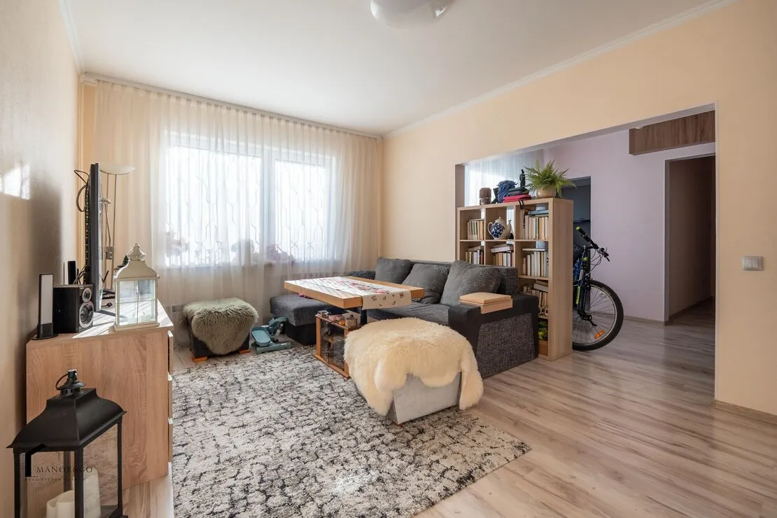 Rīga, Zolitūde, Jāņa Endzelīna iela 5