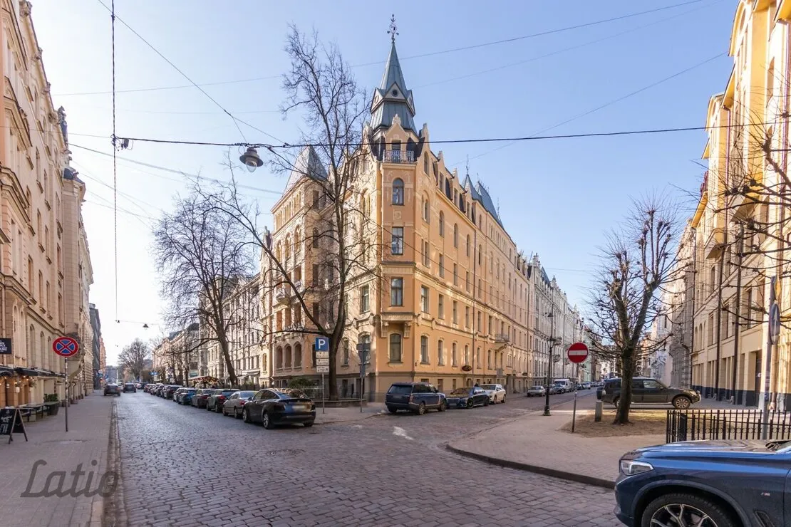 Rīga, Centrs, Alberta iela 1