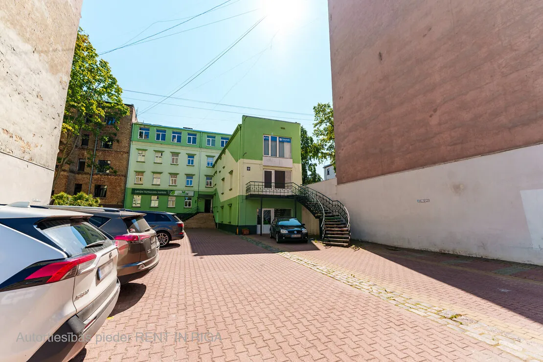 Rīga, Centrs, Brīvības iela 144