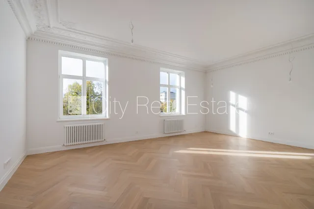 Rīga, Centrs, Raiņa bulvāris — foto 4