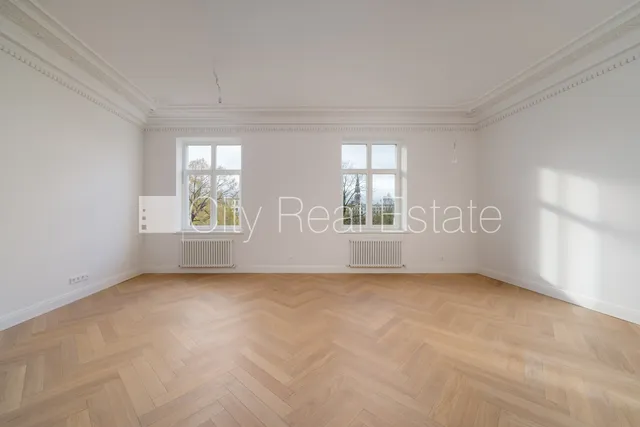 Rīga, Centrs, Raiņa bulvāris — foto 5