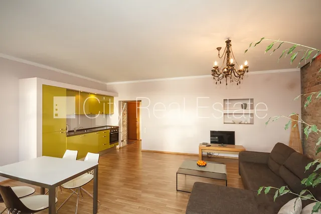 Rīga, Centrs, Ģenerāļa Radziņa Krastmala — foto 2