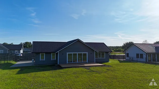 Liepāja, Zemeņu iela 9 — foto 4