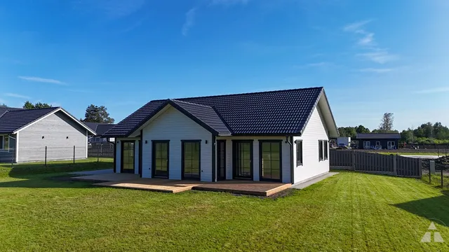 Liepāja, Liepaja, Zemeņu Iela 7 — фото 3