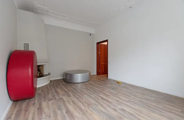 Rīga, Centrs, Brīvības iela 142 — foto 3