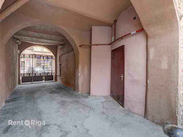 Rīga, Centrs, Blaumaņa iela 31 — foto 2