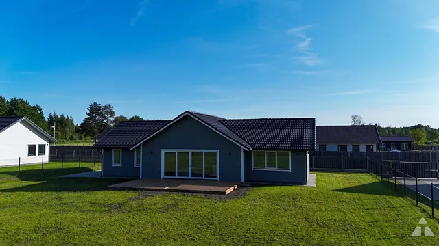 Liepāja, Zemeņu iela 9 — foto 3