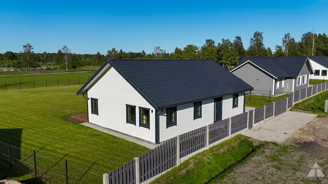 Liepāja, Liepaja, Zemeņu Iela 7 — фото 4