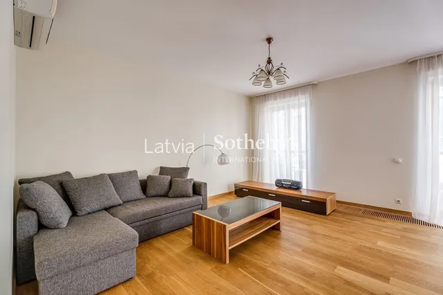 Teātra iela — foto 3