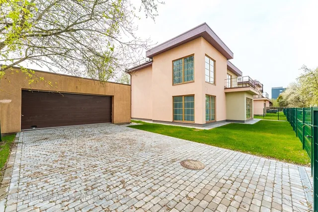 Rīga, Dārzciems, Aizvaru iela — foto 2